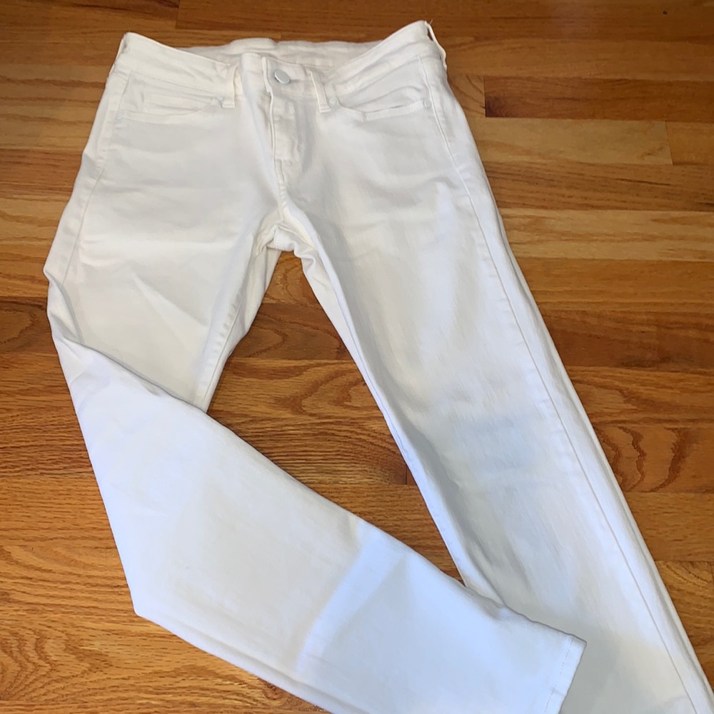 White ankle jeans